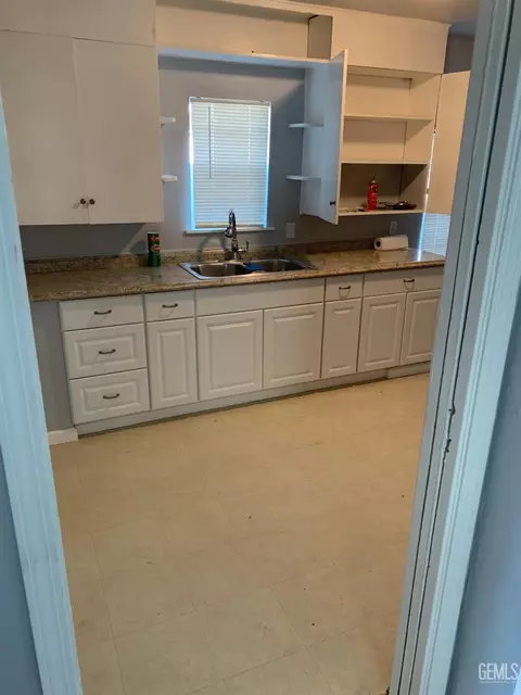 Kitchen - 249 E Marengo Ave, Shafter, CA 93263 photo 1 of 1