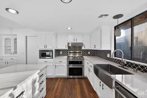 Kitchen - 4320 Milo Ave, Bakersfield, CA 93313 photo 3 of 3