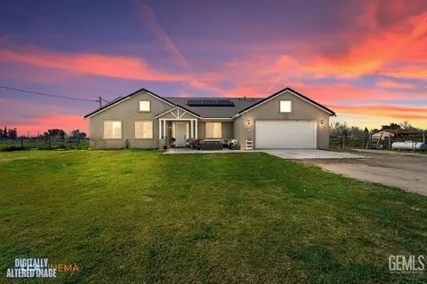 5305 Coronado St, Bakersfield, CA 93314