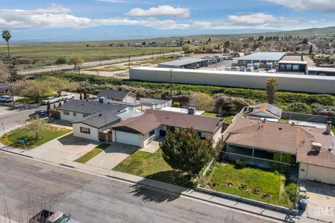 203 Suzanne Ln, Taft, CA 93268 photo 7