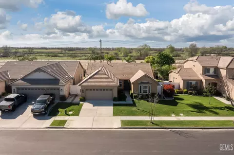 14705 Yellow Lupine Dr, Bakersfield, CA 93314
