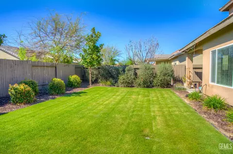 Exterior - 9101 Wolf River Ave, Bakersfield, CA 93312 photo 10 of 12