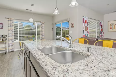 Kitchen - 9101 Wolf River Ave, Bakersfield, CA 93312 photo 6 of 6