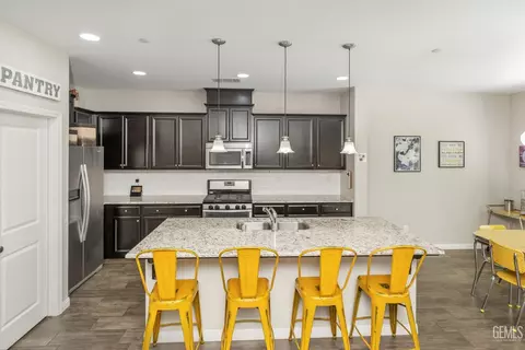 Kitchen - 9101 Wolf River Ave, Bakersfield, CA 93312 photo 1 of 6