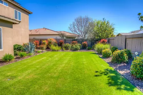 Exterior - 9101 Wolf River Ave, Bakersfield, CA 93312 photo 6 of 12