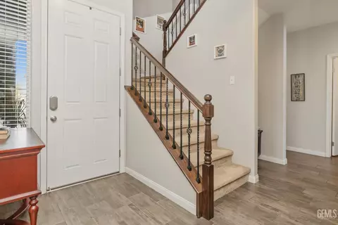 Entry Way - 9101 Wolf River Ave, Bakersfield, CA 93312 photo 3 of 4