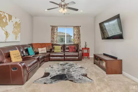 Living - 9101 Wolf River Ave, Bakersfield, CA 93312 photo 1 of 1