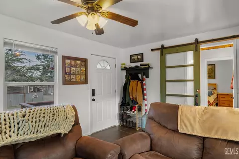 Entry Way - 45825 Carlin Dr, Posey, CA 93260 photo 2 of 5