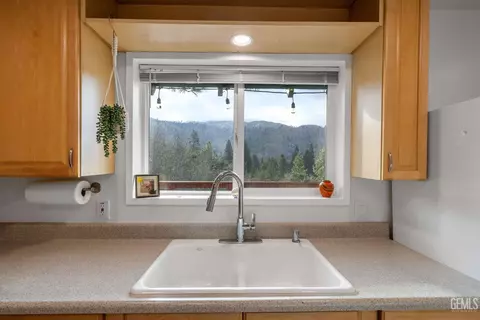 Kitchen - 45825 Carlin Dr, Posey, CA 93260 photo 3 of 4