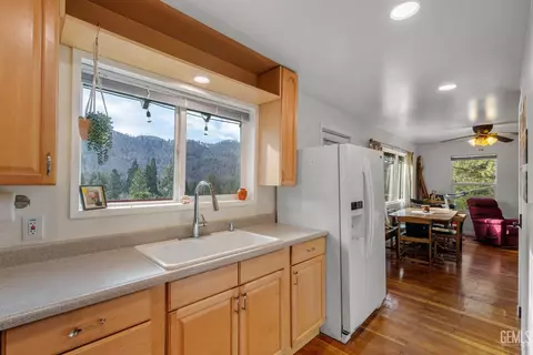 Kitchen - 45825 Carlin Dr, Posey, CA 93260 photo 2 of 4
