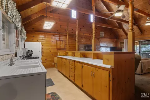 Kitchen - 45796 Carlin Dr, Posey, CA 93260 photo 3 of 8