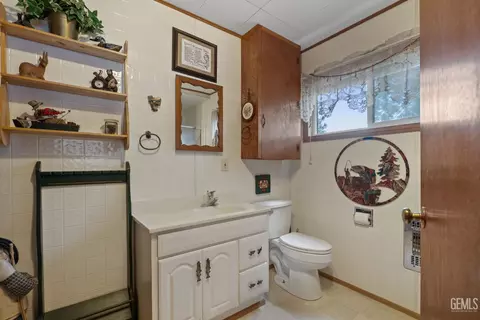 Bath - 45796 Carlin Dr, Posey, CA 93260 photo 1 of 3