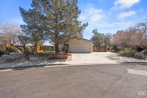 611 Plumblossom Ct, Ridgecrest, CA 93555