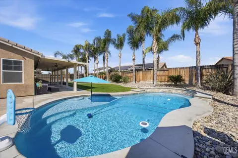 Exterior - 4504 Basque St, Bakersfield, CA 93313 photo 9 of 16