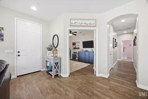 Entry Way - 4504 Basque St, Bakersfield, CA 93313 photo 2 of 9