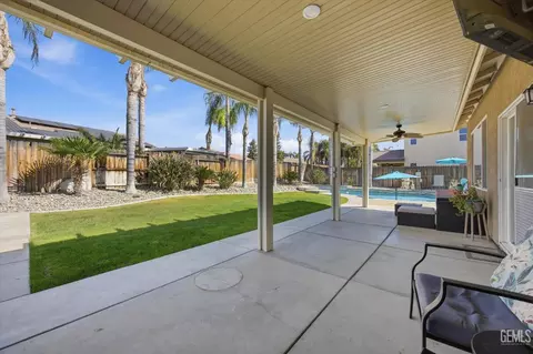 Exterior - 4504 Basque St, Bakersfield, CA 93313 photo 7 of 16