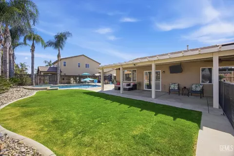 Exterior - 4504 Basque St, Bakersfield, CA 93313 photo 16 of 16