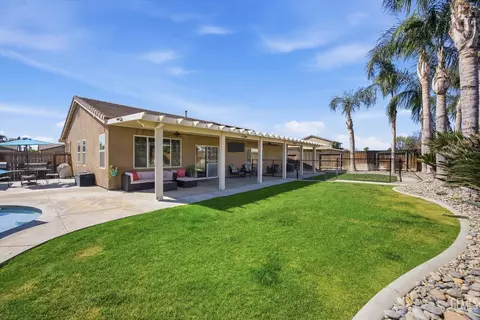 Exterior - 4504 Basque St, Bakersfield, CA 93313 photo 15 of 16