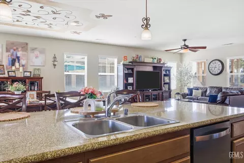Kitchen - 4504 Basque St, Bakersfield, CA 93313 photo 2 of 3