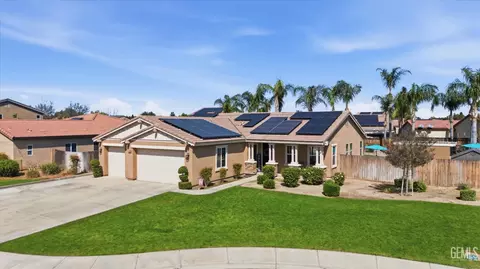 Exterior - 4504 Basque St, Bakersfield, CA 93313 photo 2 of 16