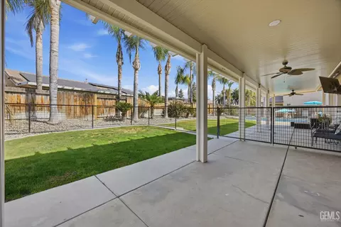Exterior - 4504 Basque St, Bakersfield, CA 93313 photo 14 of 16