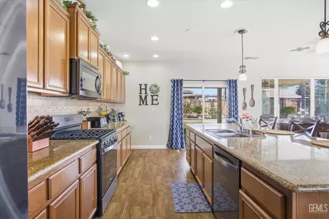 Kitchen - 4504 Basque St, Bakersfield, CA 93313 photo 1 of 3