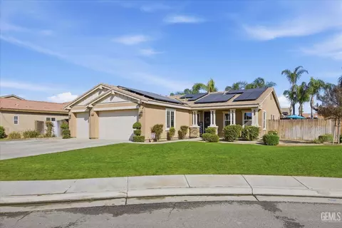 Exterior - 4504 Basque St, Bakersfield, CA 93313 photo 5 of 16