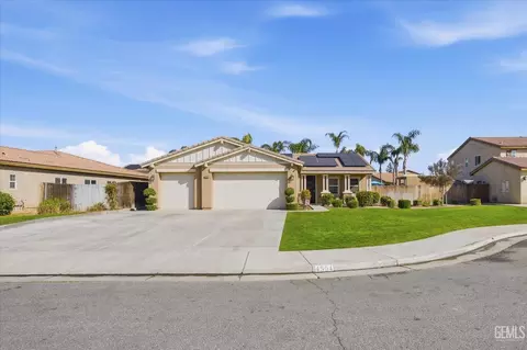 Exterior - 4504 Basque St, Bakersfield, CA 93313 photo 4 of 16