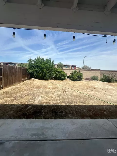 Exterior - 1780 Ironbark St, Wasco, CA 93280 photo 2 of 4