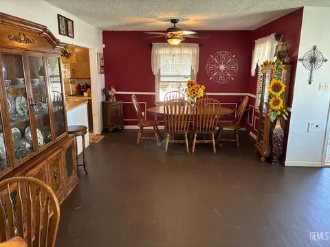 Dining - 203 E Lucard St, Taft, CA 93268 photo 1 of 2