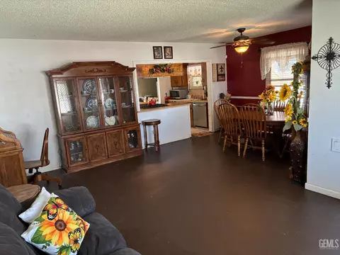 Living - 203 E Lucard St, Taft, CA 93268 photo 3 of 6