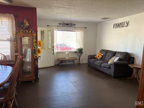 Living - 203 E Lucard St, Taft, CA 93268 photo 1 of 6