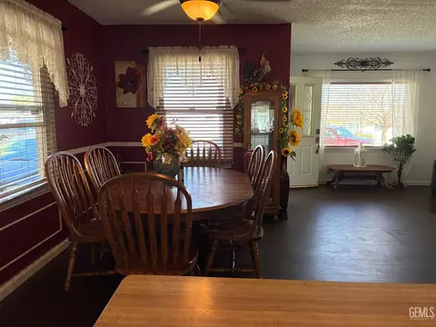 Dining - 203 E Lucard St, Taft, CA 93268 photo 2 of 2