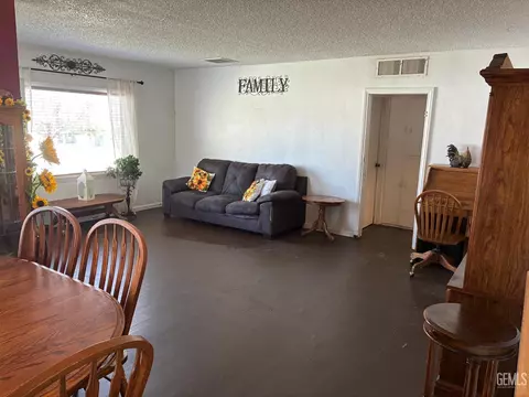 Other - 203 E Lucard St, Taft, CA 93268 photo 3 of 5