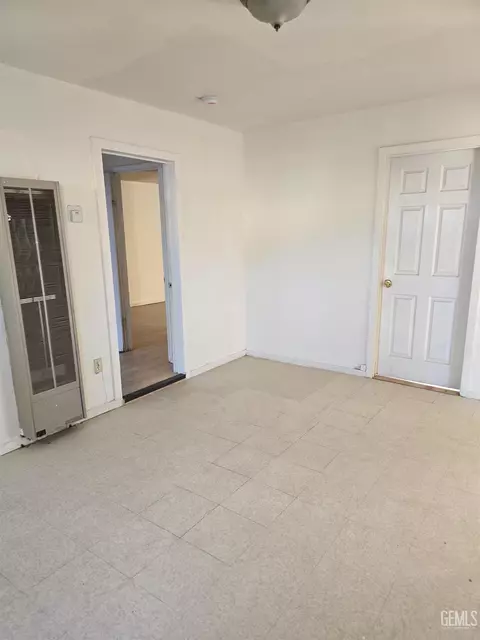 Entry Way - 149 E 2nd St, Buttonwillow, CA 93206 photo 2 of 2