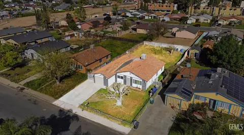 4804 Olivia St, Bakersfield, CA 93307