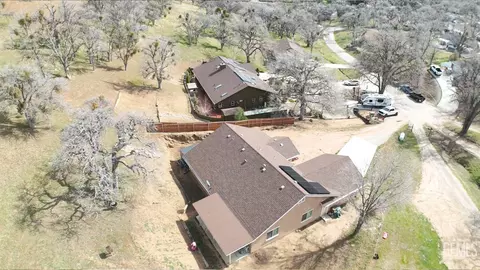 View/Area - 17950 Zurich Ct, Tehachapi, CA 93561 photo 1 of 2