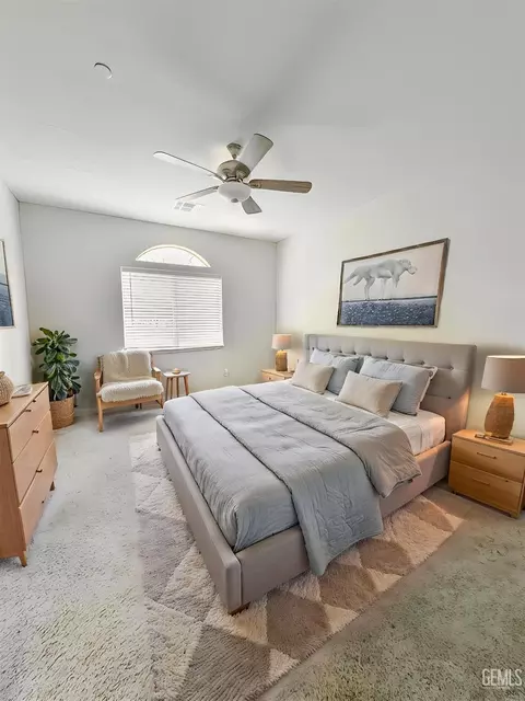 Bedroom - 17950 Zurich Ct, Tehachapi, CA 93561 photo 4 of 4