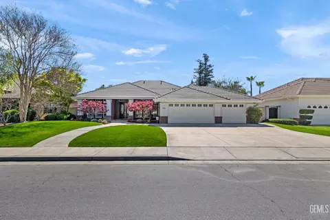 10215 Salisbury Dr, Bakersfield, CA 93311