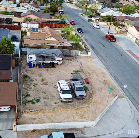1430 Lincoln St, Bakersfield, CA 93305