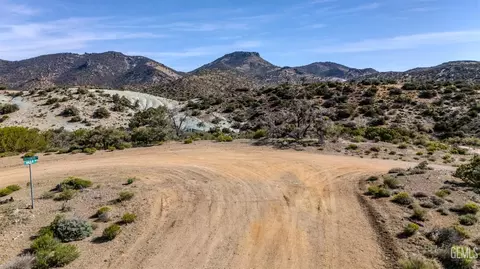 11101 Halter Dr, Tehachapi, CA 93561
