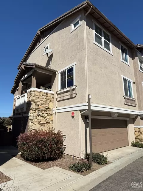3037 Cole Grade Dr, Santee, CA 92071