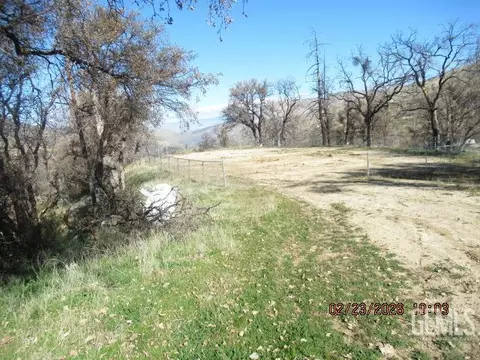 Exterior - 400 Owls Clover Rd, Caliente, CA 93518 photo 7 of 8