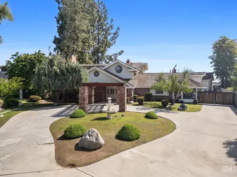 7112 Crestwood St, Bakersfield, CA 93308