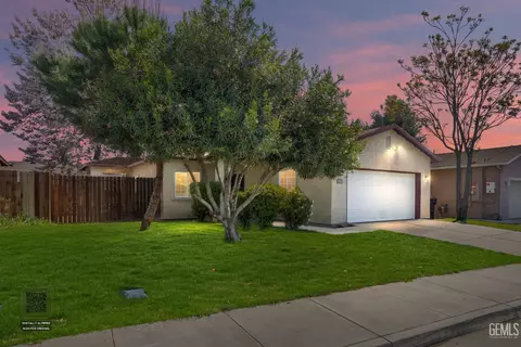 203 Isla Del Sol Dr, Bakersfield, CA 93307
