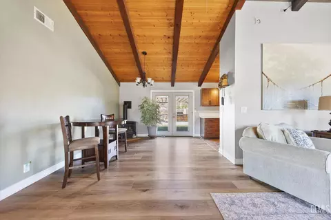 Entry Way - 23461 Cool Haven Ct, Tehachapi, CA 93561 photo 2 of 3
