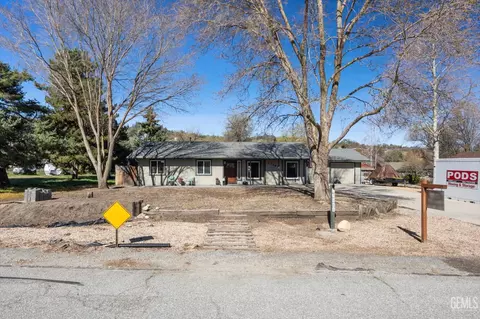 Exterior - 23461 Cool Haven Ct, Tehachapi, CA 93561 photo 5 of 12