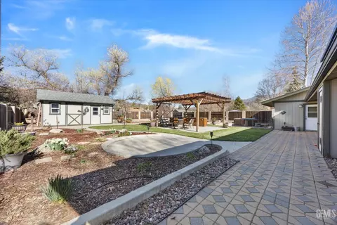 Exterior - 23461 Cool Haven Ct, Tehachapi, CA 93561 photo 11 of 12