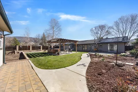 Exterior - 23461 Cool Haven Ct, Tehachapi, CA 93561 photo 3 of 12