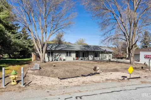 Exterior - 23461 Cool Haven Ct, Tehachapi, CA 93561 photo 4 of 12